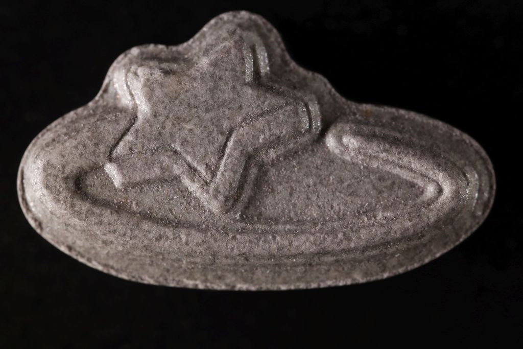 Pop Smoke molecular scheme