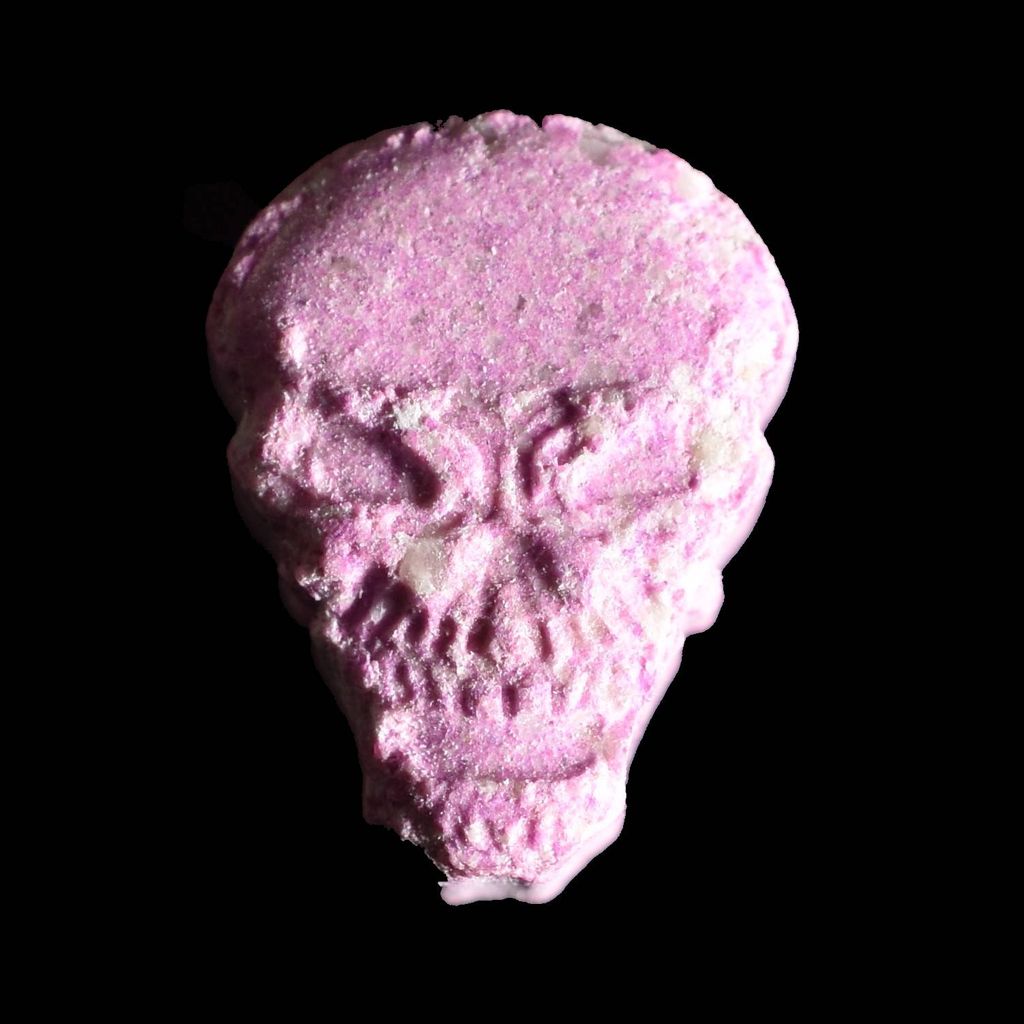 Skull and crossbones molecular scheme