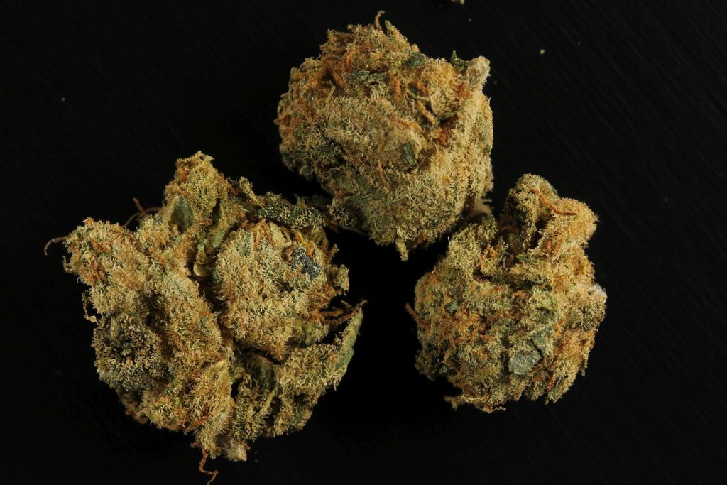 Cannabis with synthetic cannabinoid molecular scheme