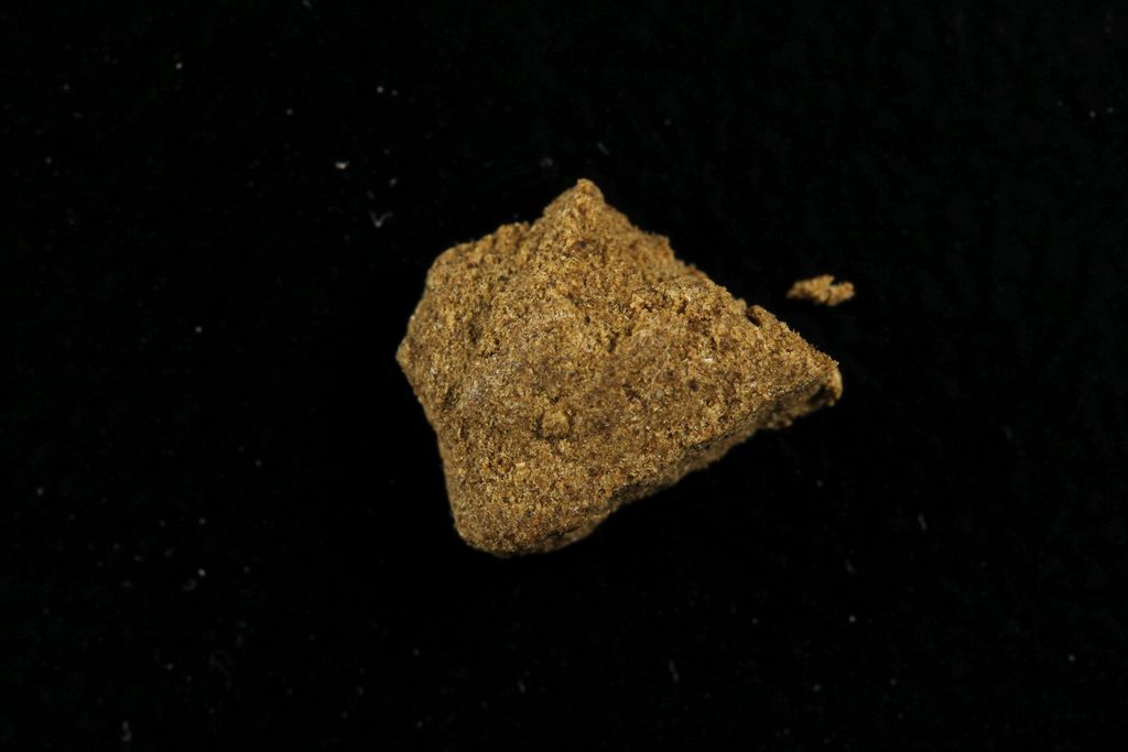 Hashish with Delta-8-THC molecular scheme