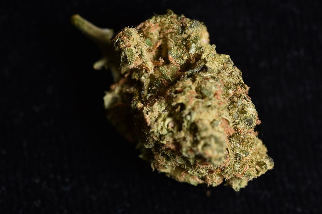 Cannabis with synthetic cannabinoid molecular scheme