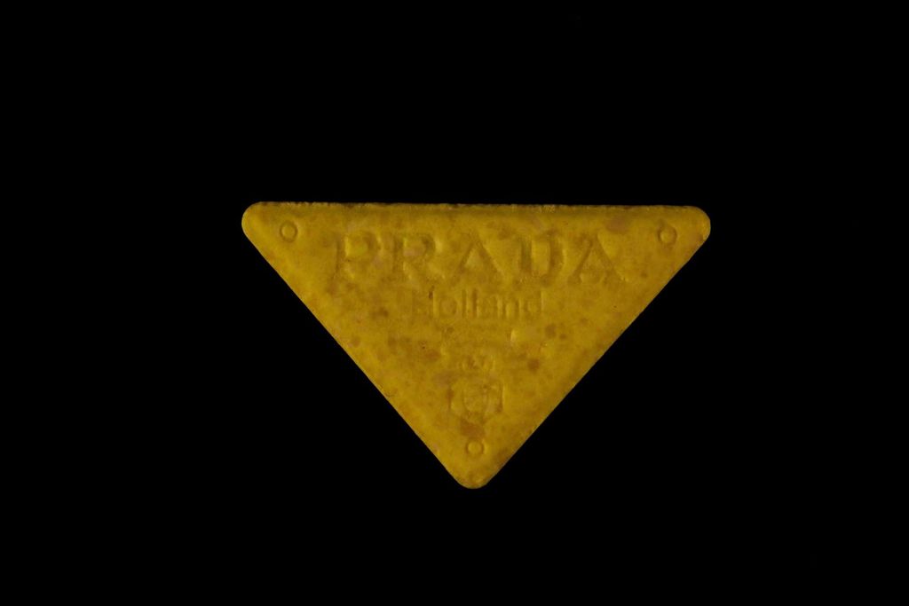 Prada Holland molecular scheme