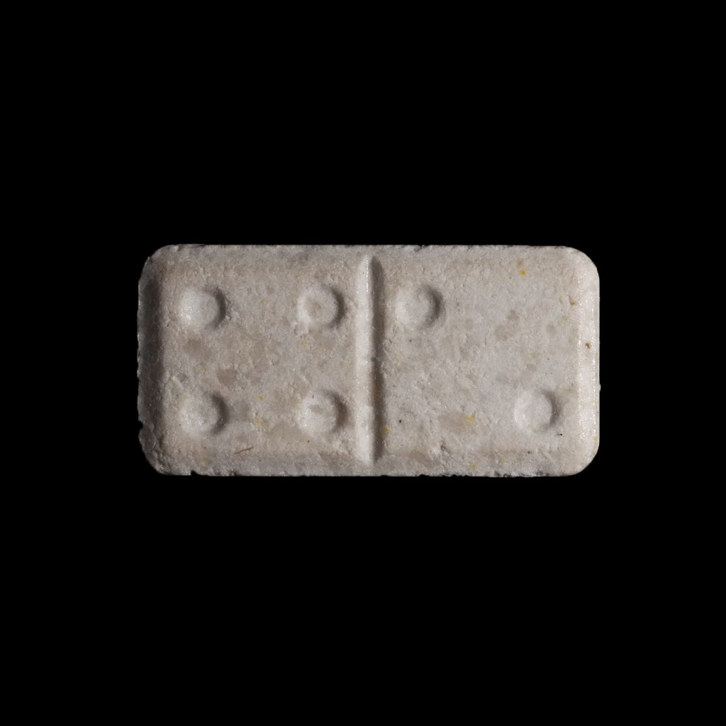 Domino molecular scheme