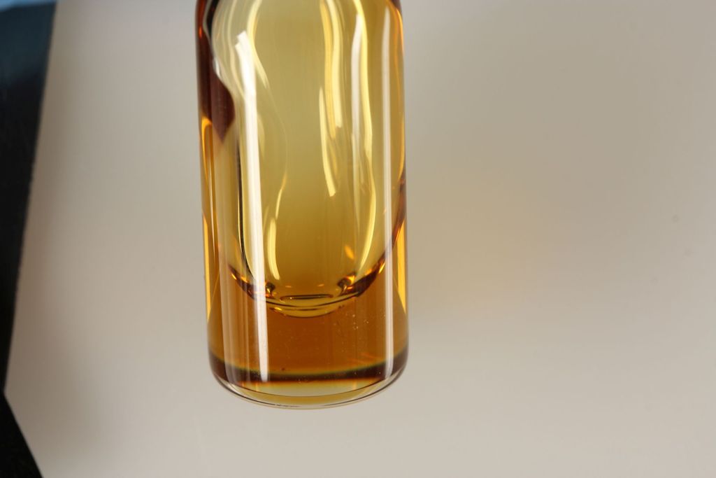 Cannabis oil with Delta-8-THC molecular scheme