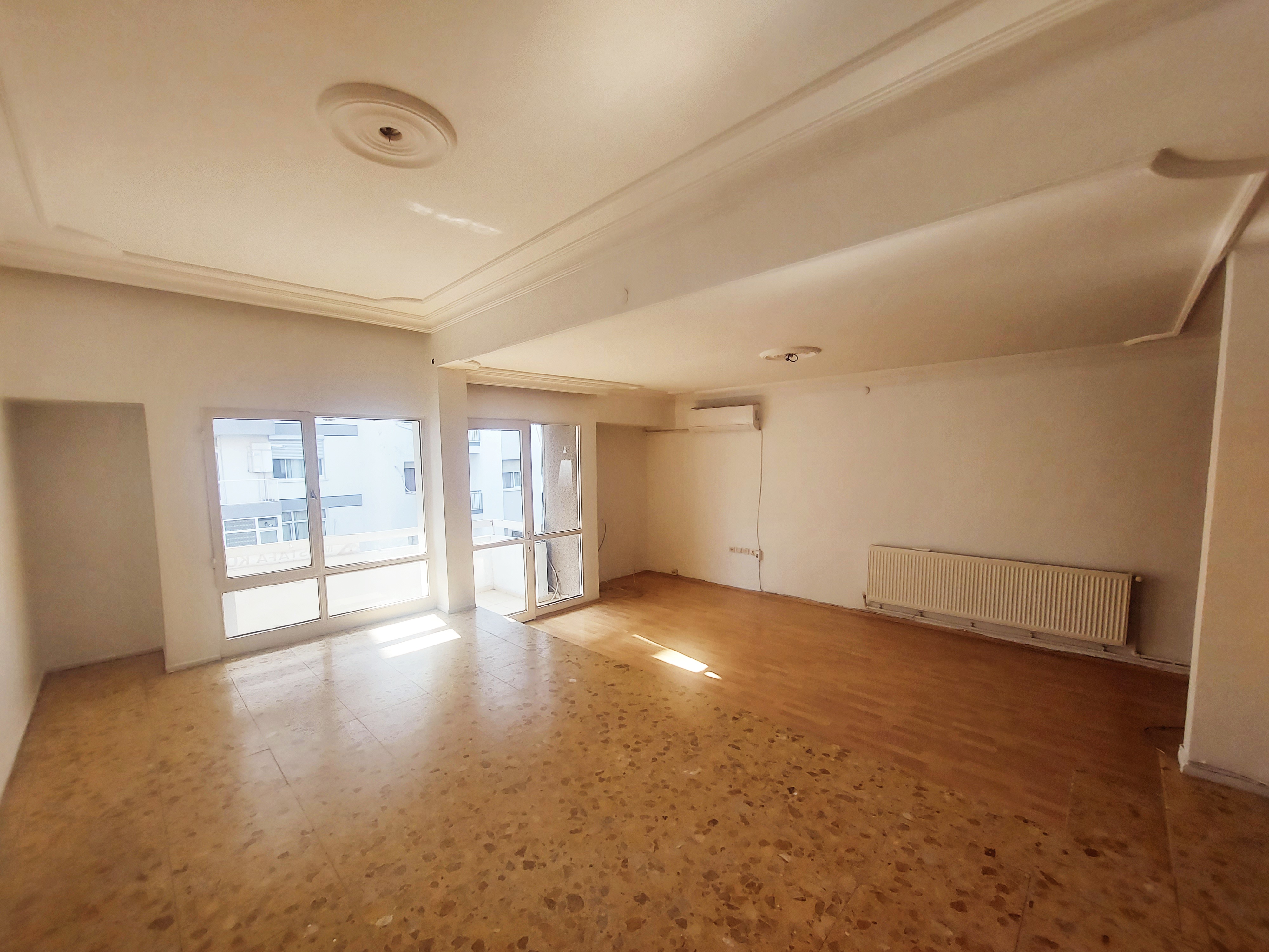 Tuna Mah. Denizin Hemen Arkası 3+1 Satılık Daire - Resim 1