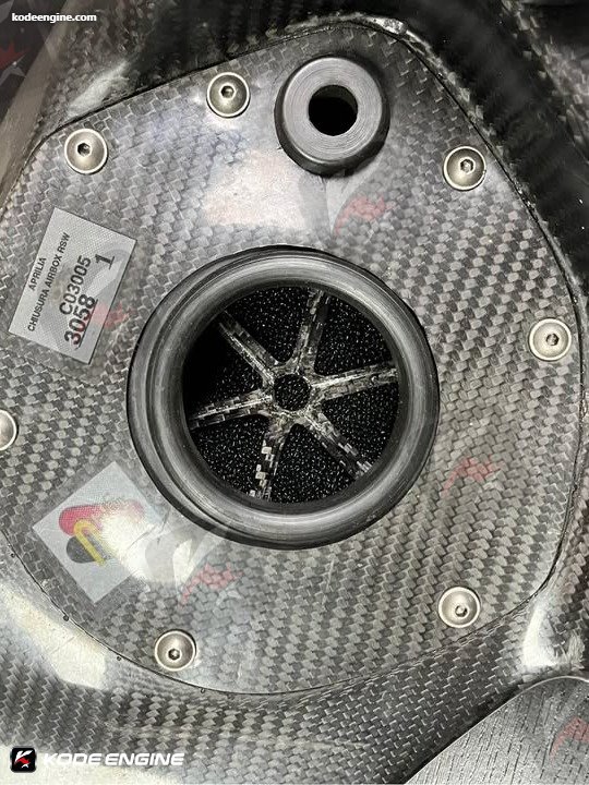 Aprilia RSW 125 airbox with filter pack - rectangular outlet (Used, partially repaired) 2