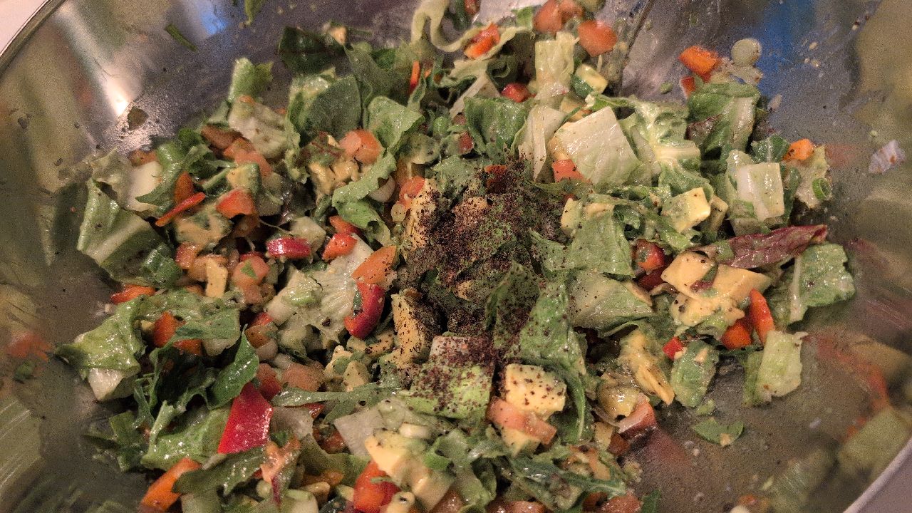 Fresh Avocado and Sumac Garden Salad