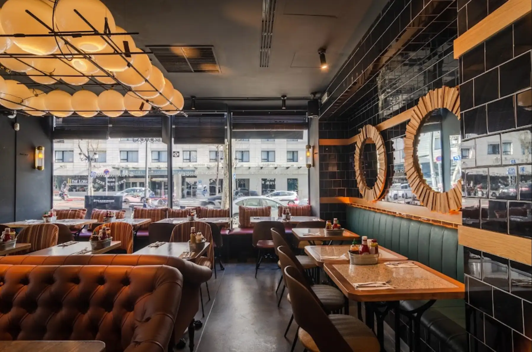 Imagen 1 de STEAK BURGER, Atocha - Restaurante en Otras Zonas Imagen 1 del restaurante