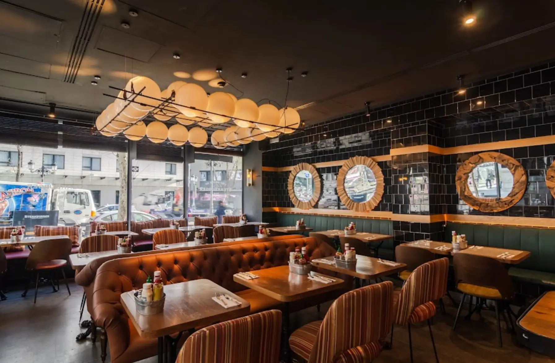 Imagen 4 de STEAK BURGER, Atocha - Restaurante en Otras Zonas Imagen 4 del restaurante