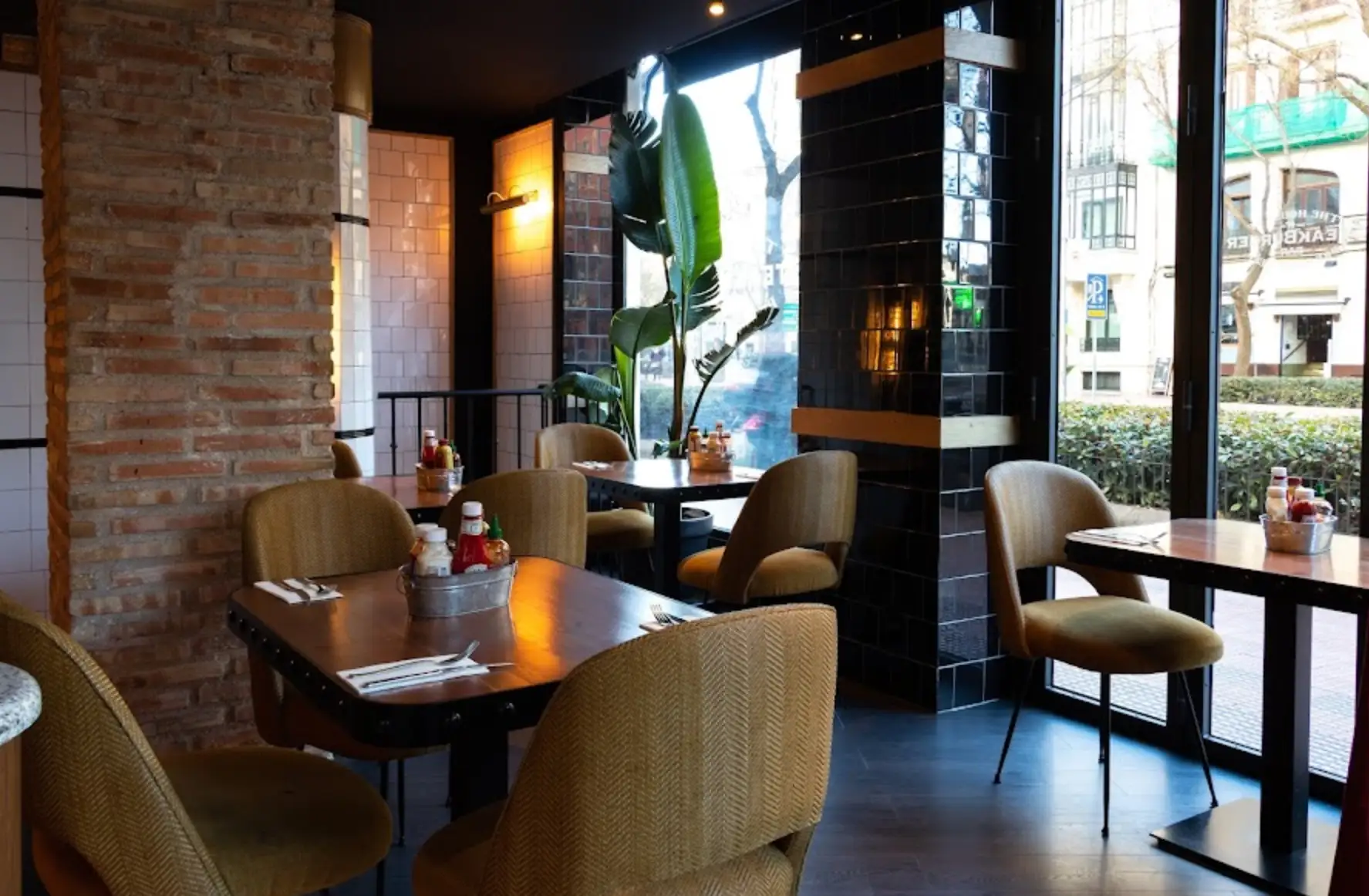 Imagen 4 de STEAK BURGER, Luchana - Restaurante en Chamberí Imagen 4 del restaurante