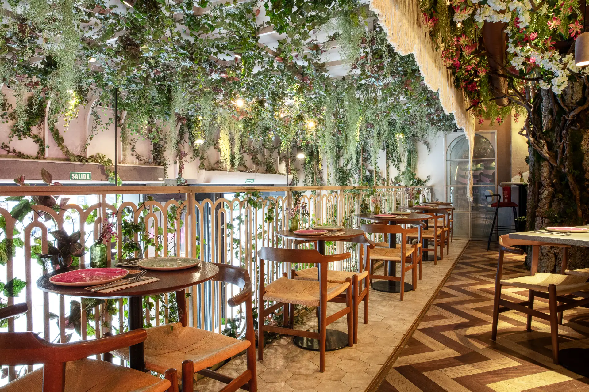 Imagen 2 de The TreeHouse by Superchulo, Gran Via 55 - Restaurante en Otras Zonas Imagen 2 del restaurante