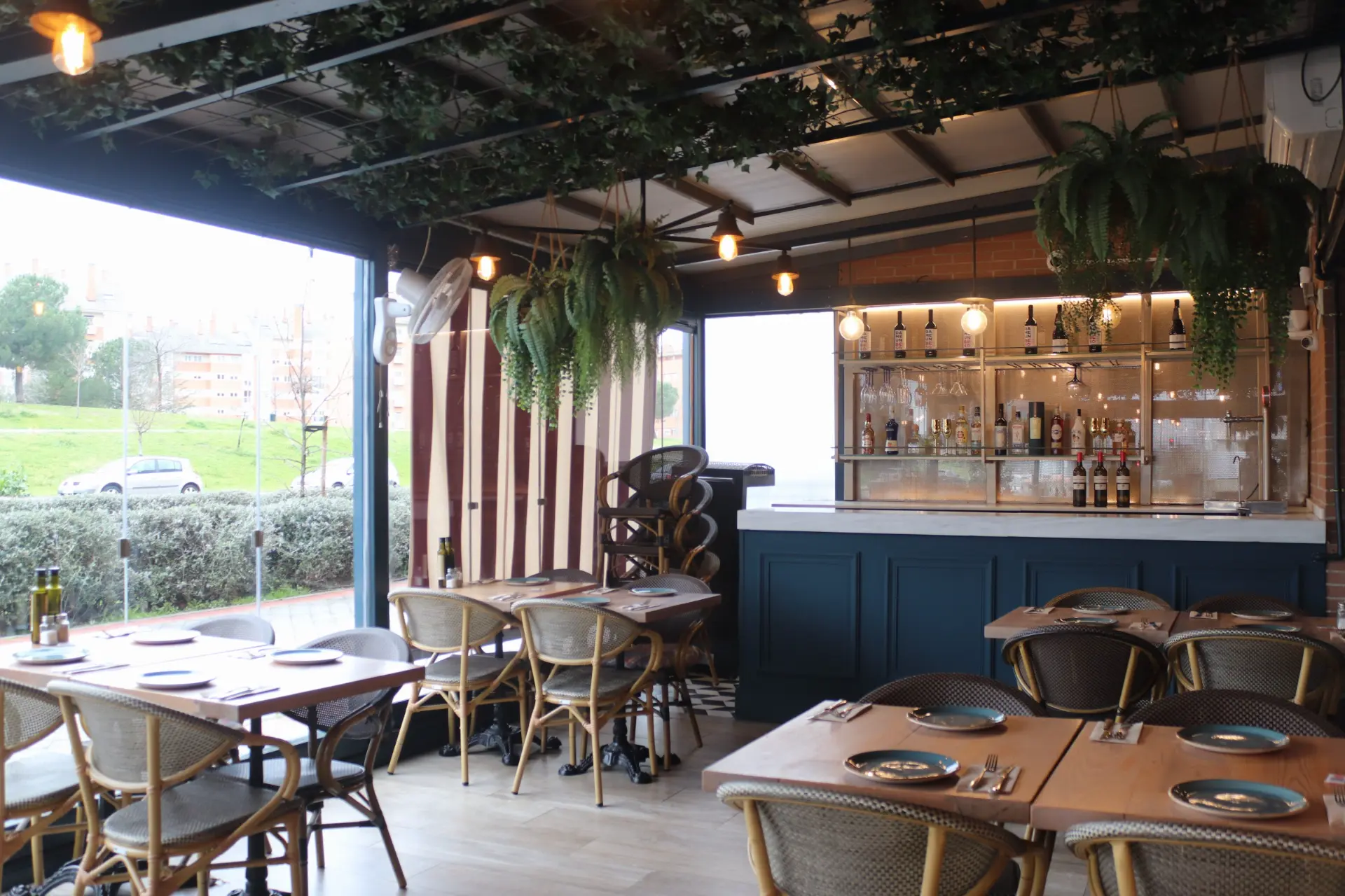 Imagen 1 de OVEN LAS TABLAS - Restaurante en Otras Zonas Imagen 1 del restaurante