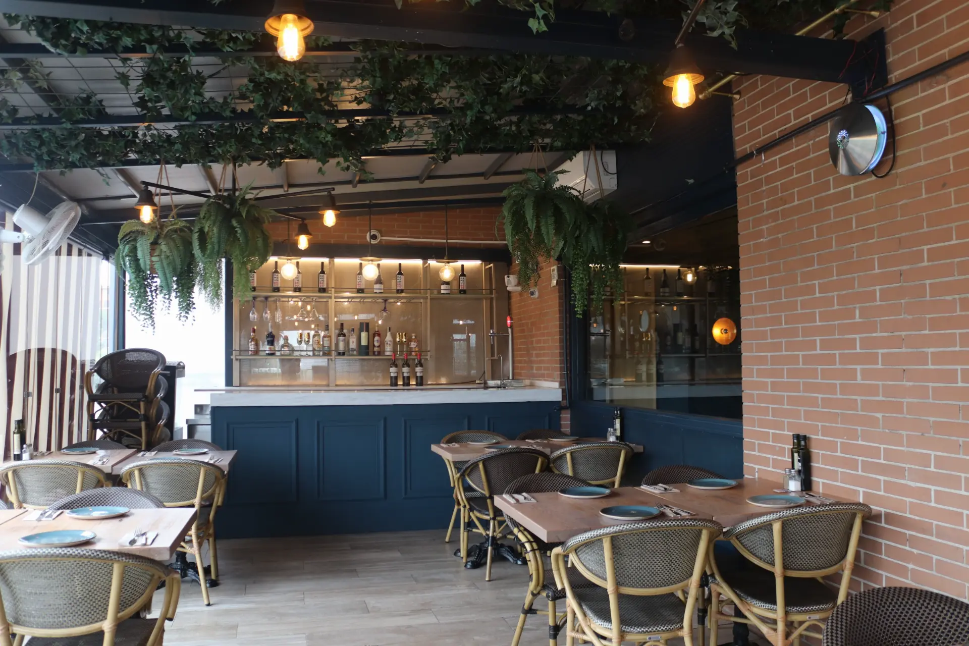 Imagen 2 de OVEN LAS TABLAS - Restaurante en Otras Zonas Imagen 2 del restaurante