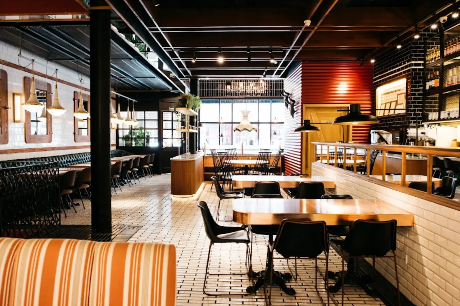 Imagen 2 de STEAK BURGER, Gran Via 16 - Restaurante en Otras Zonas Imagen 2 del restaurante