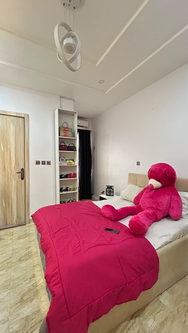 Furnished room for monthly rent 