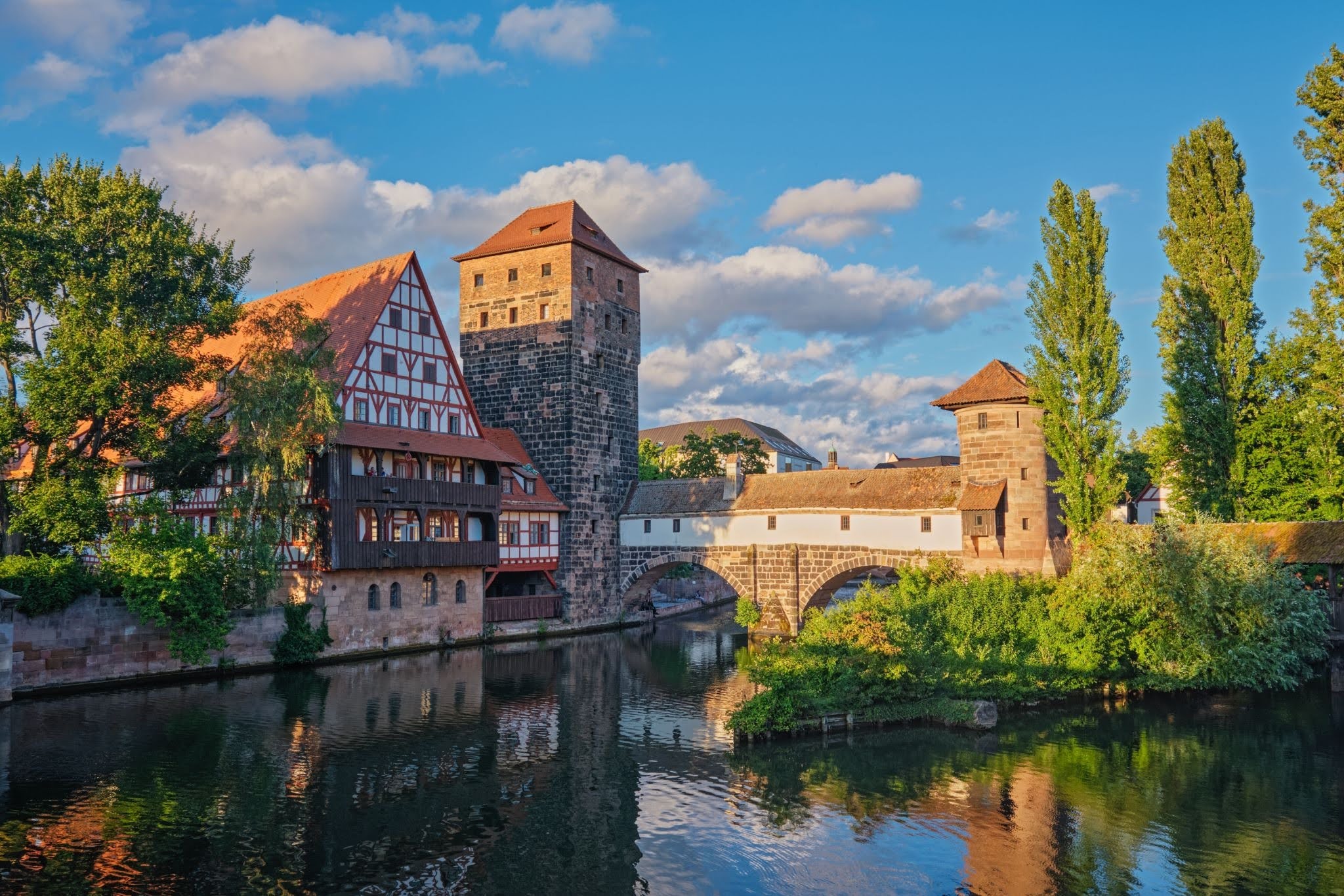 nuremberg-ville-medievale-baviere.jpg Nuremberg, cité historique de Bavière aux fortifications médiévales