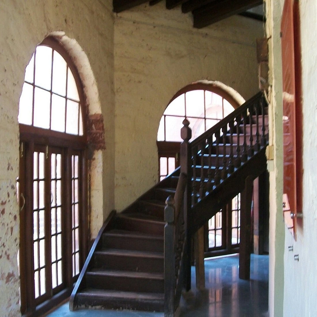 Thiba Palace image 2