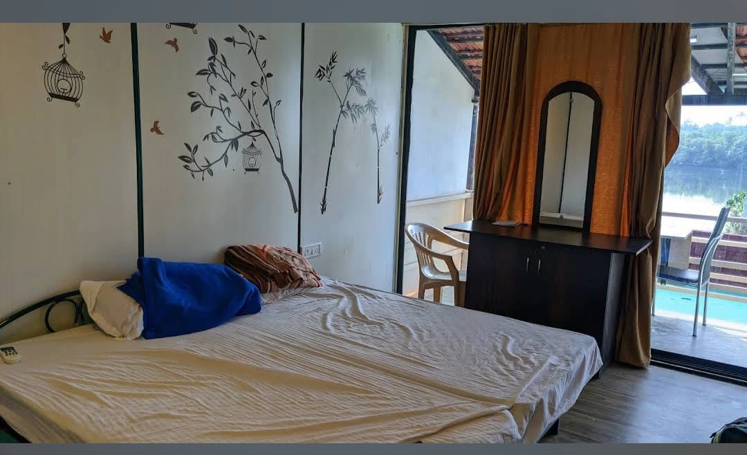 Neelkranti Backwater Guest House