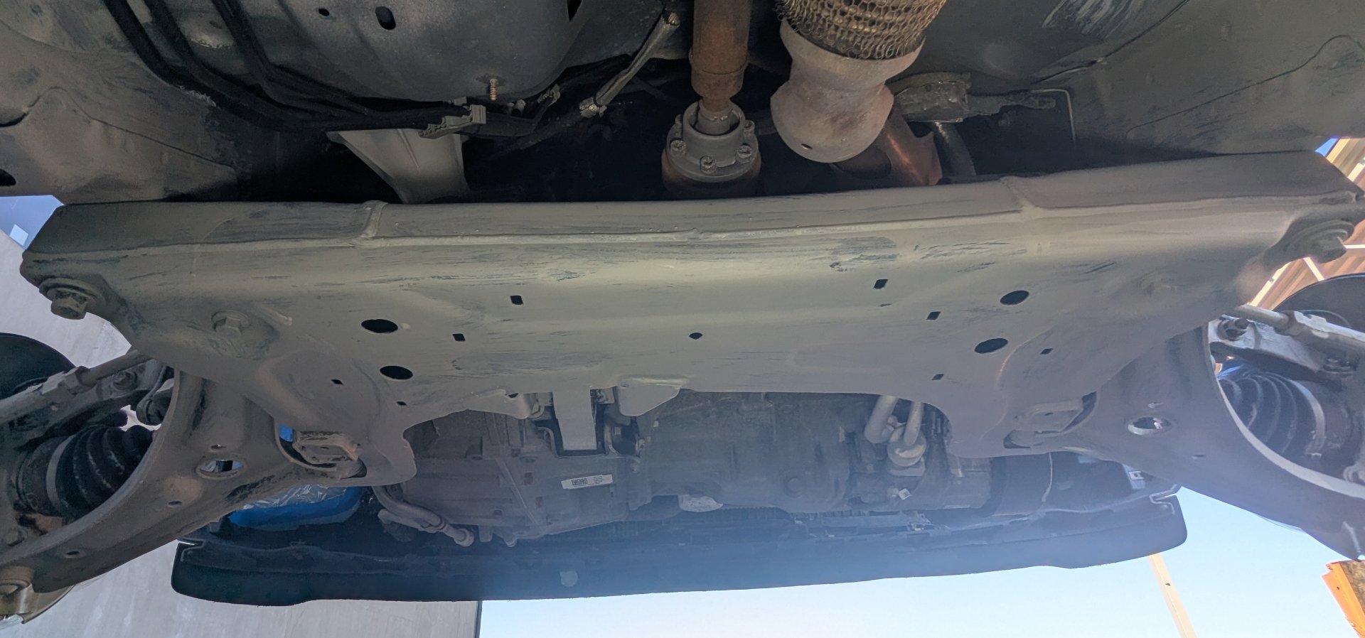 przednie zawieszenie zabezpieczone podkładem epoksydowym antykorozyjnie