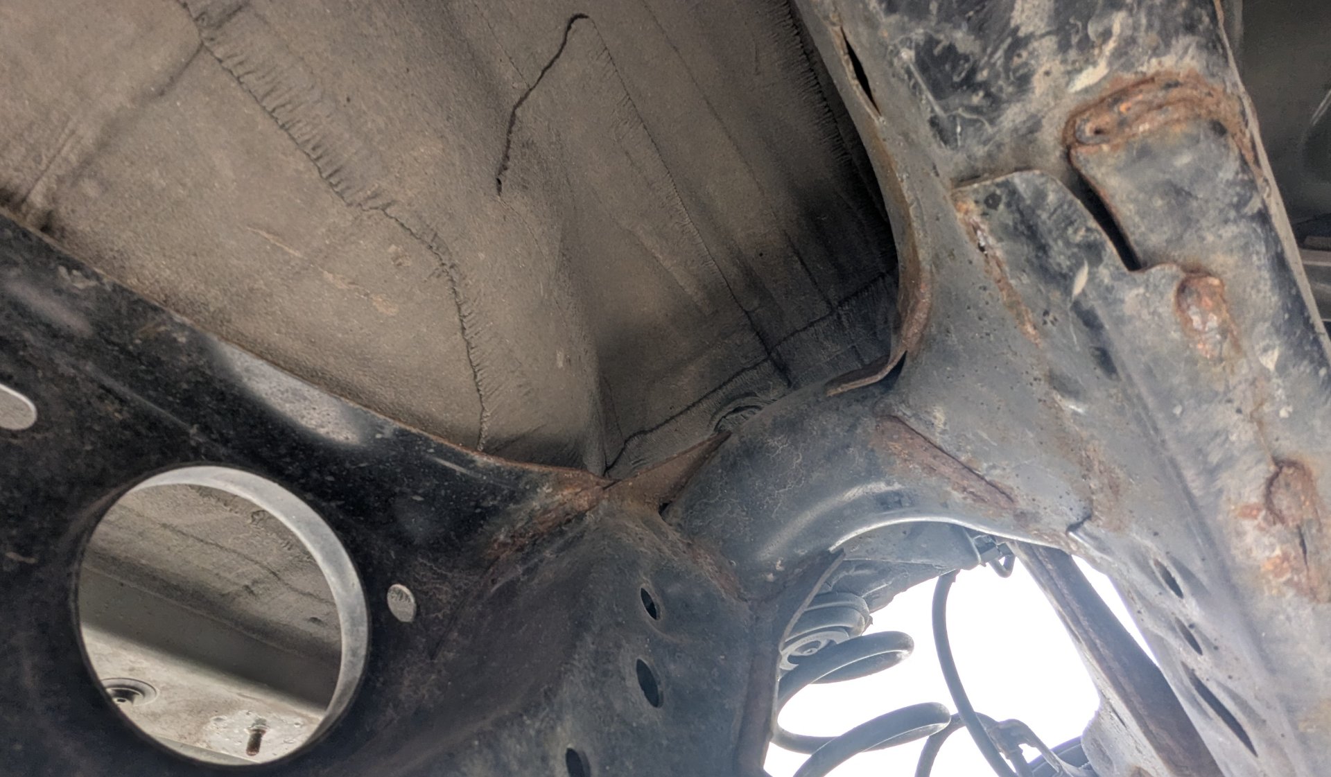 skorodowane zawieszenie toyota rav 4