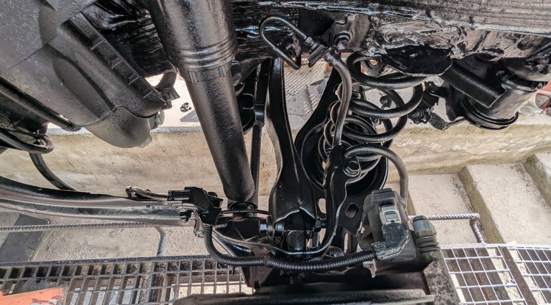 zawieszenie po zabezpieczeniu antykorozyjnym