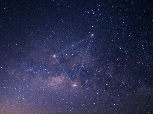 Треугольник среди звезд