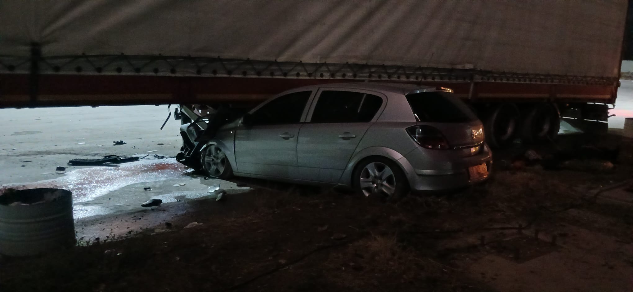 Konya-Karaman Yolunda Feci Kaza: Şoför Direksiyon Hakimiyetini Kaybetti, 1 Aile Tırın Altına Girdi