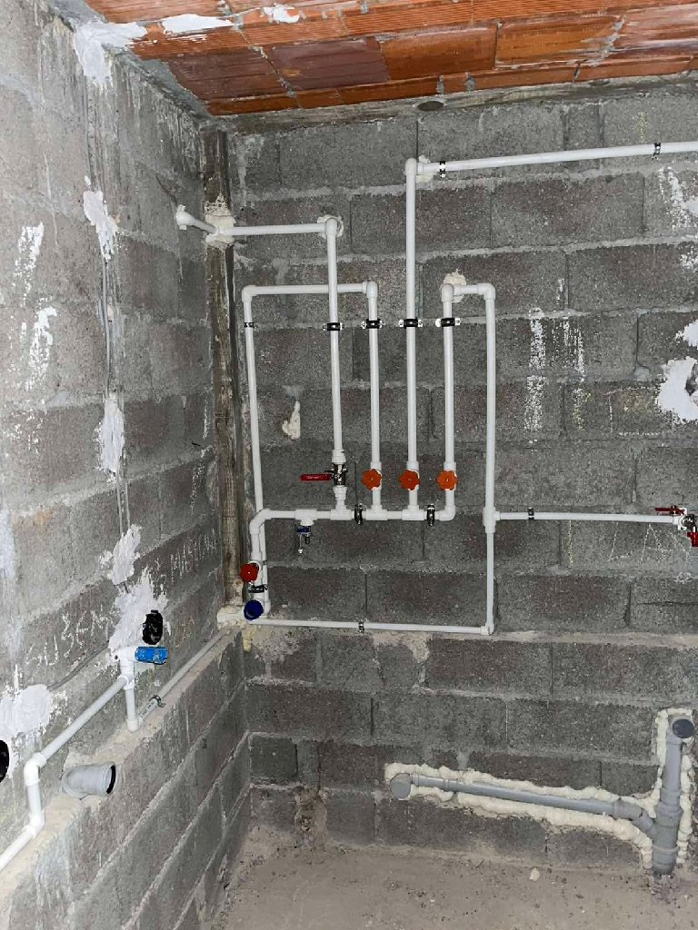 Vodoinstalater i monter centralnog grejanja i klimatizacije