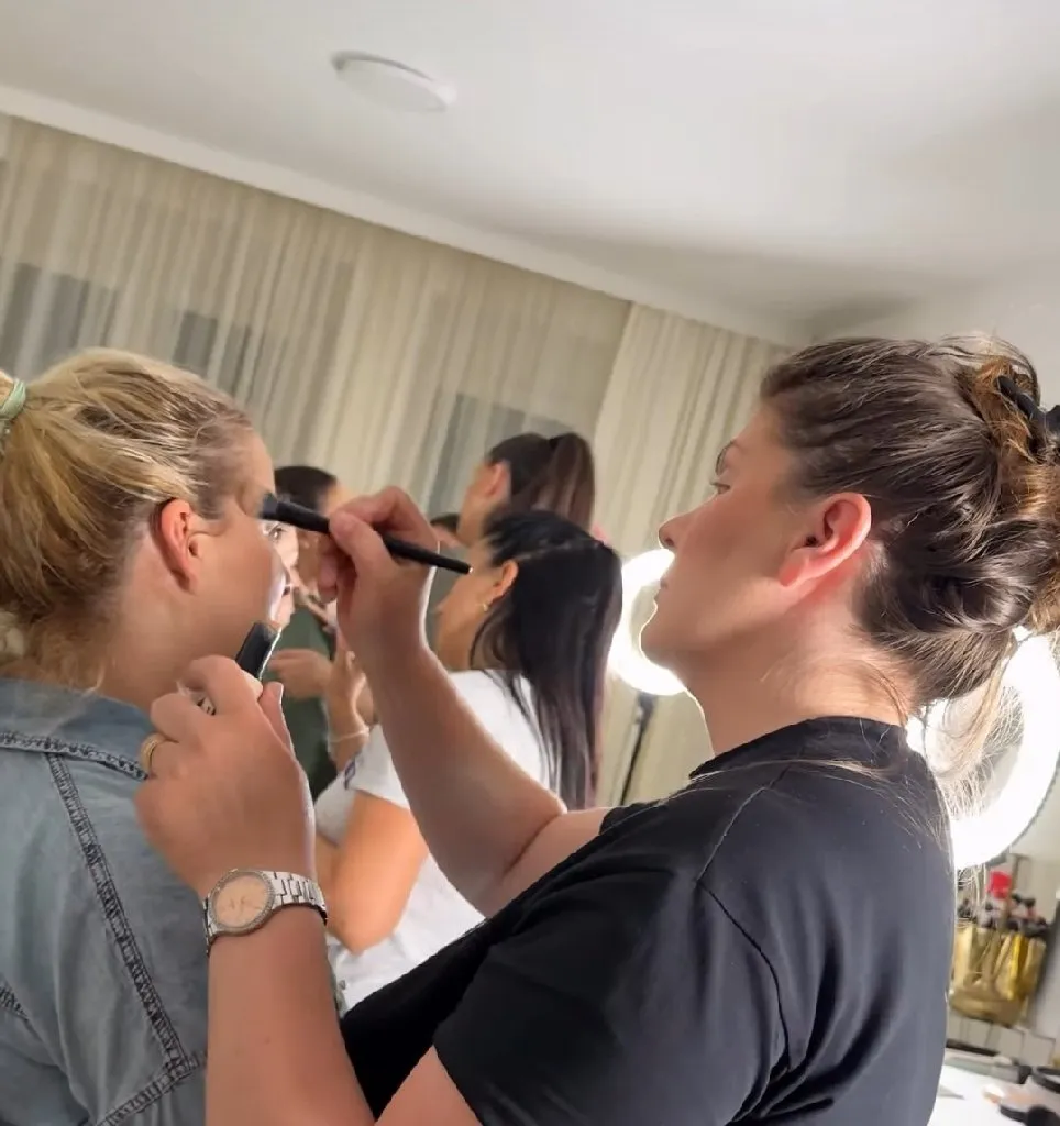 make up - 1