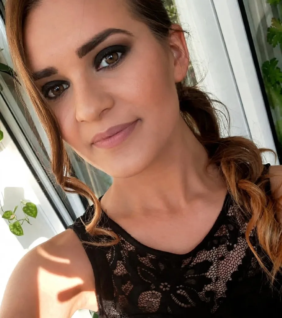 Julianna nails and makeup - 8