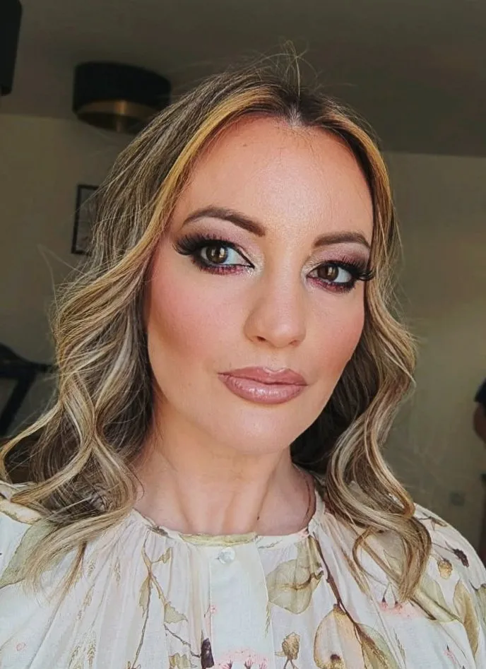 Makeup artist - 6
