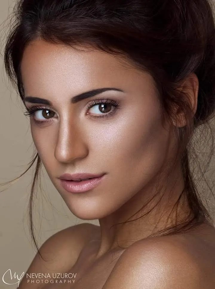 Makeup artist - 2