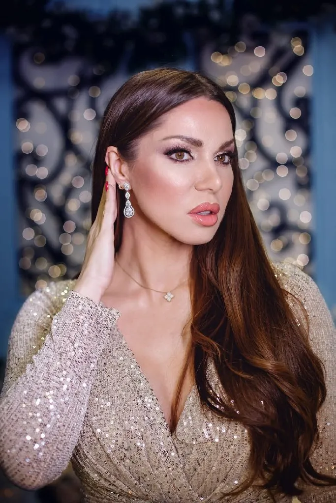 Makeup artist - 3