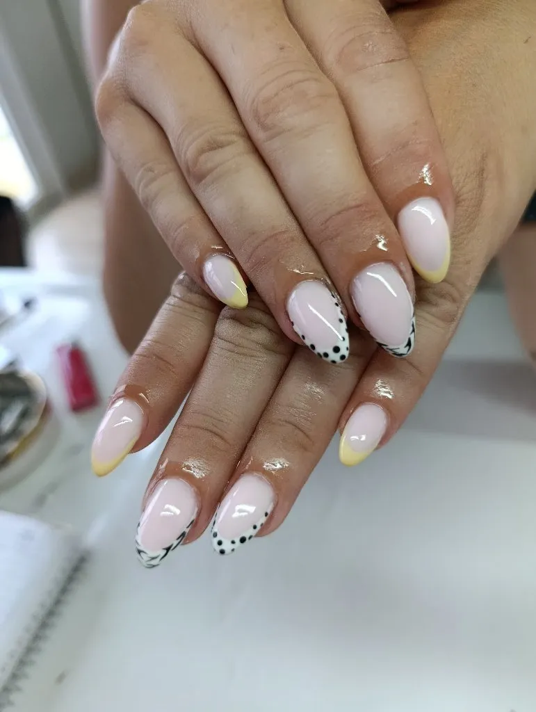 Hair Play Nails Studio Frizersko-kozmeticki studio - 1