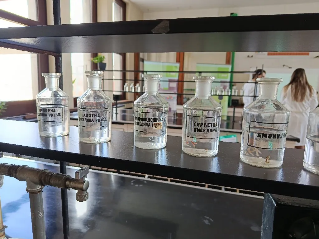 Profesorka hemije - 3