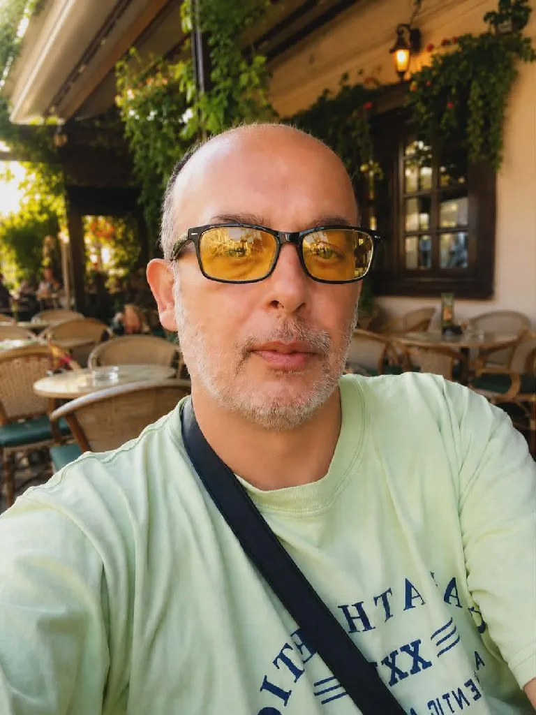 Profesor klavira i klavijature