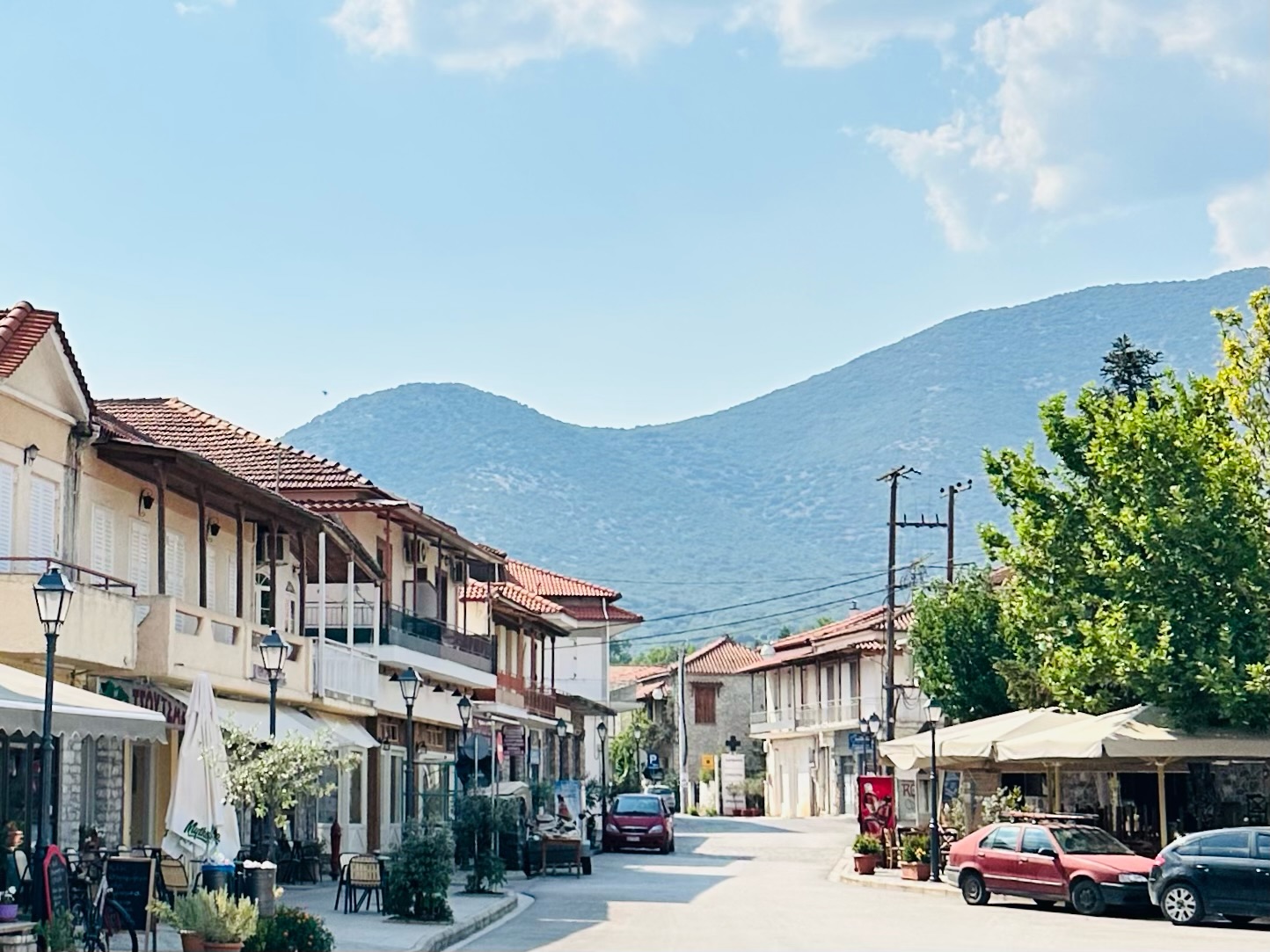 Loma-asunto Kreikan vuoristossa – viileämpi vaihtoehto ympärivuotiseen asumiseen – kuva