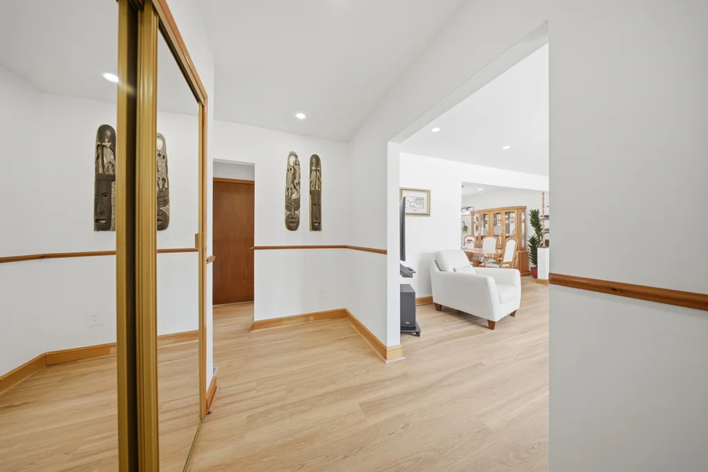 233_East_Street_East_Gwillimbury_008