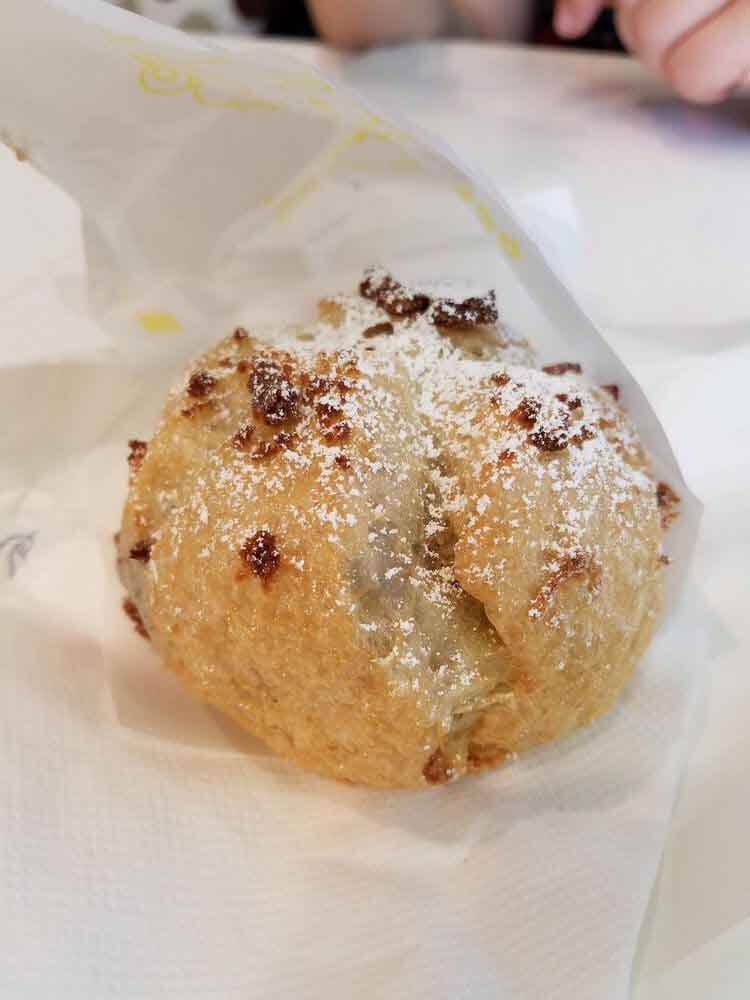 비어드 파파스 Cookie shell with cookies & cream filling