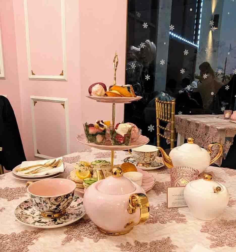 Rose & Blanc Tea Room London Set