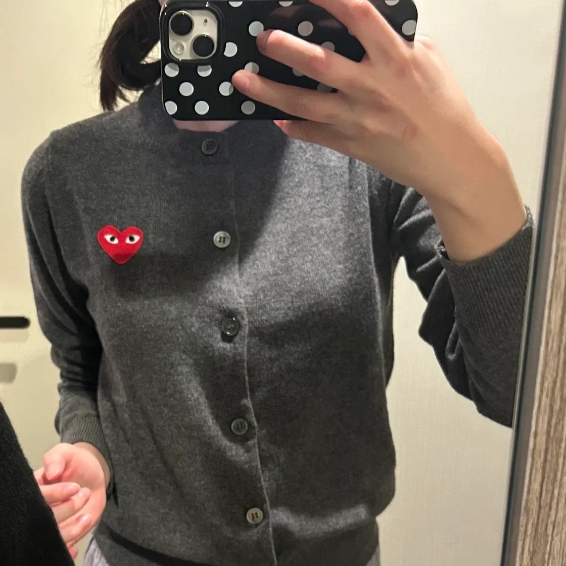 플레이 꼼데가르송 레드 하트 니트 가디건 그레이 thumbnail 2