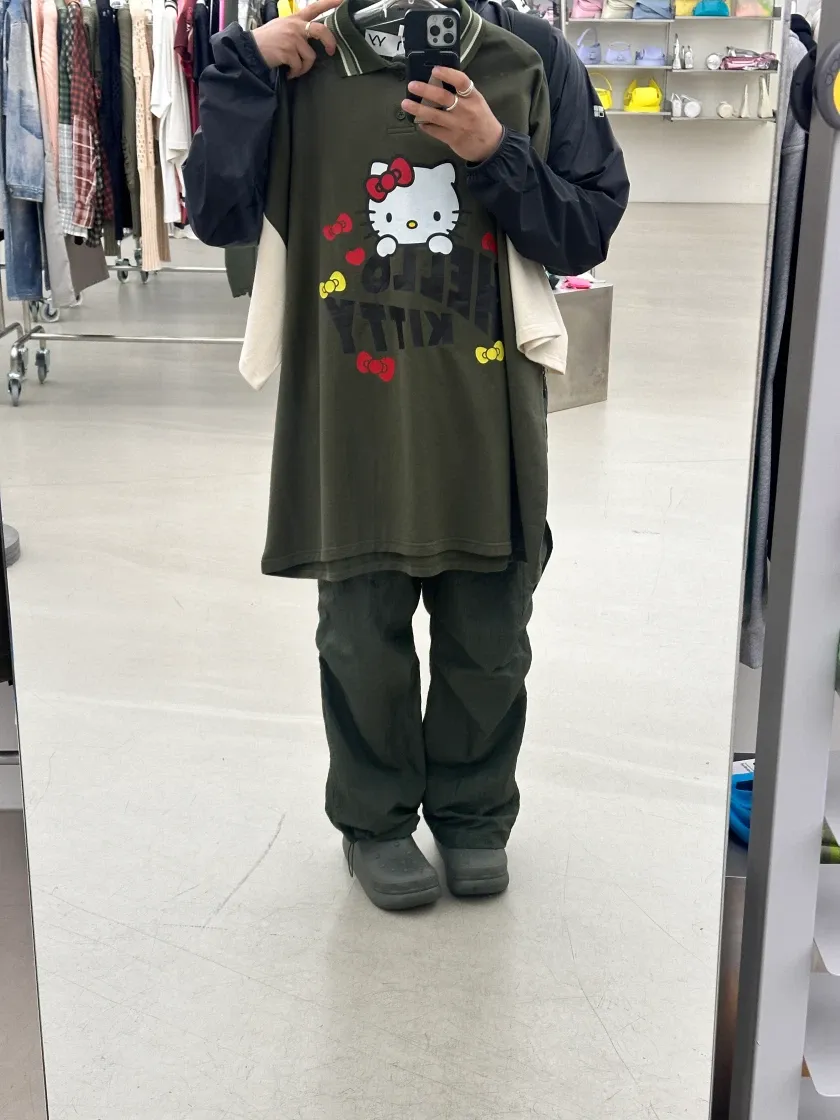 오픈 Yy x 헬로 키티 카라 티셔츠 카키 thumbnail 2