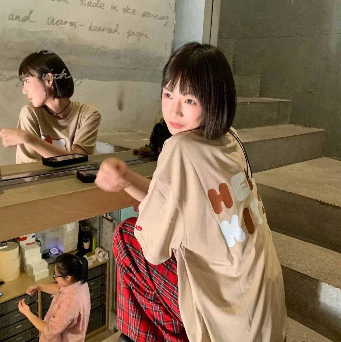 오픈 Yy x 헬로 키티 티셔츠 베이지 thumbnail 2