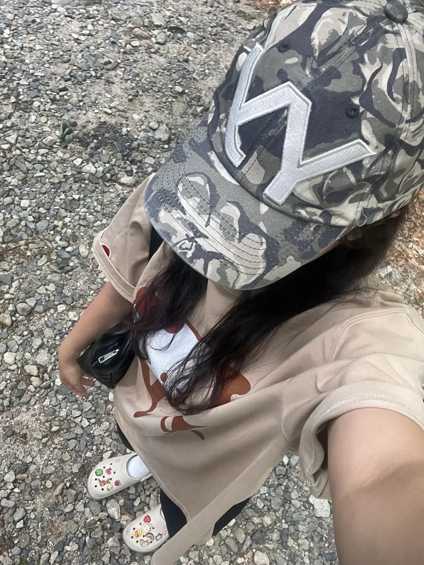 오픈 Yy x 헬로 키티 티셔츠 베이지 thumbnail 3