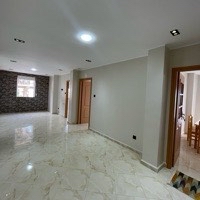 À vendre Villa - F1 11