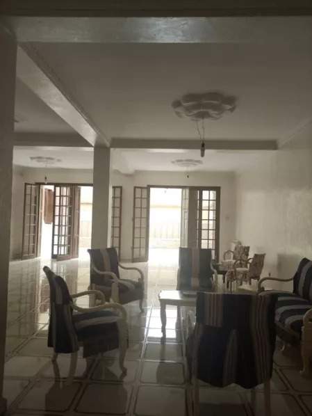 À vendre Villa - F1 15