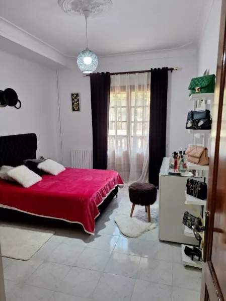 À vendre Villa - F10 4