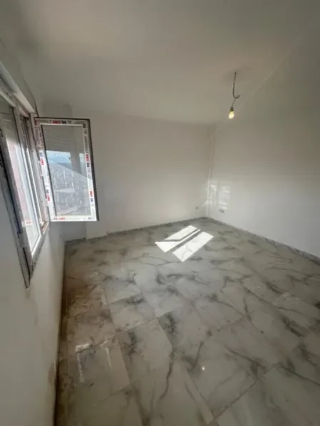 À louer Studio - F1 18