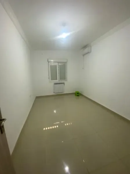 À louer Appartement - F5 4