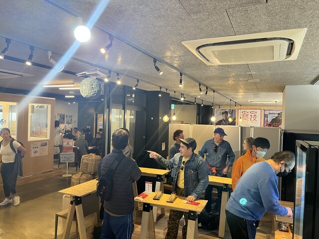 築地立ち飲み『角打ち 旅手箱』〜TSUKIJI SAKE BAR & LIQUR SHOP "TABITEBAKO"